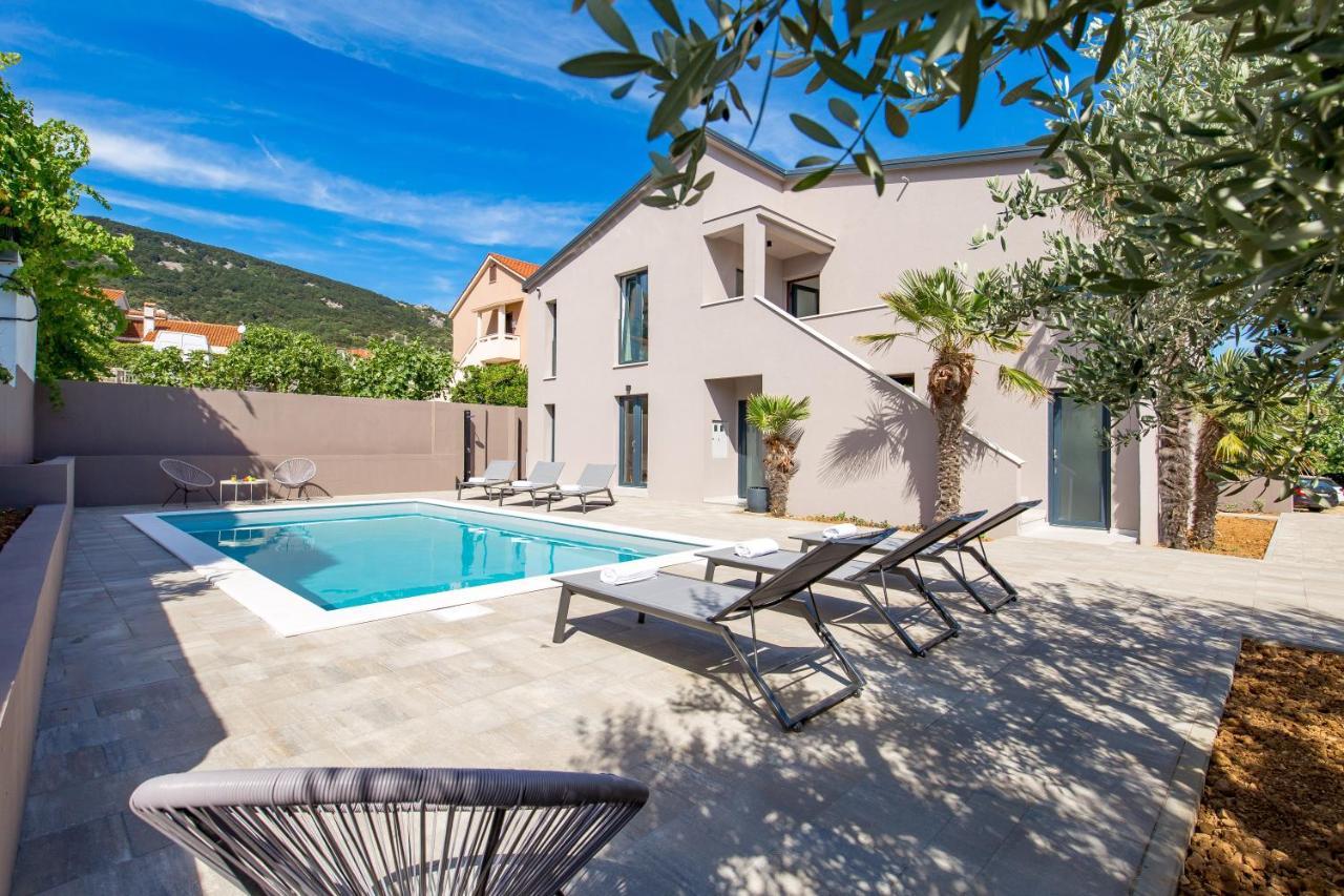 Destination Sea II Apartment Baska  Bagian luar foto