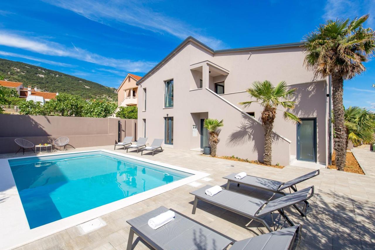 Destination Sea II Apartment Baska  Bagian luar foto